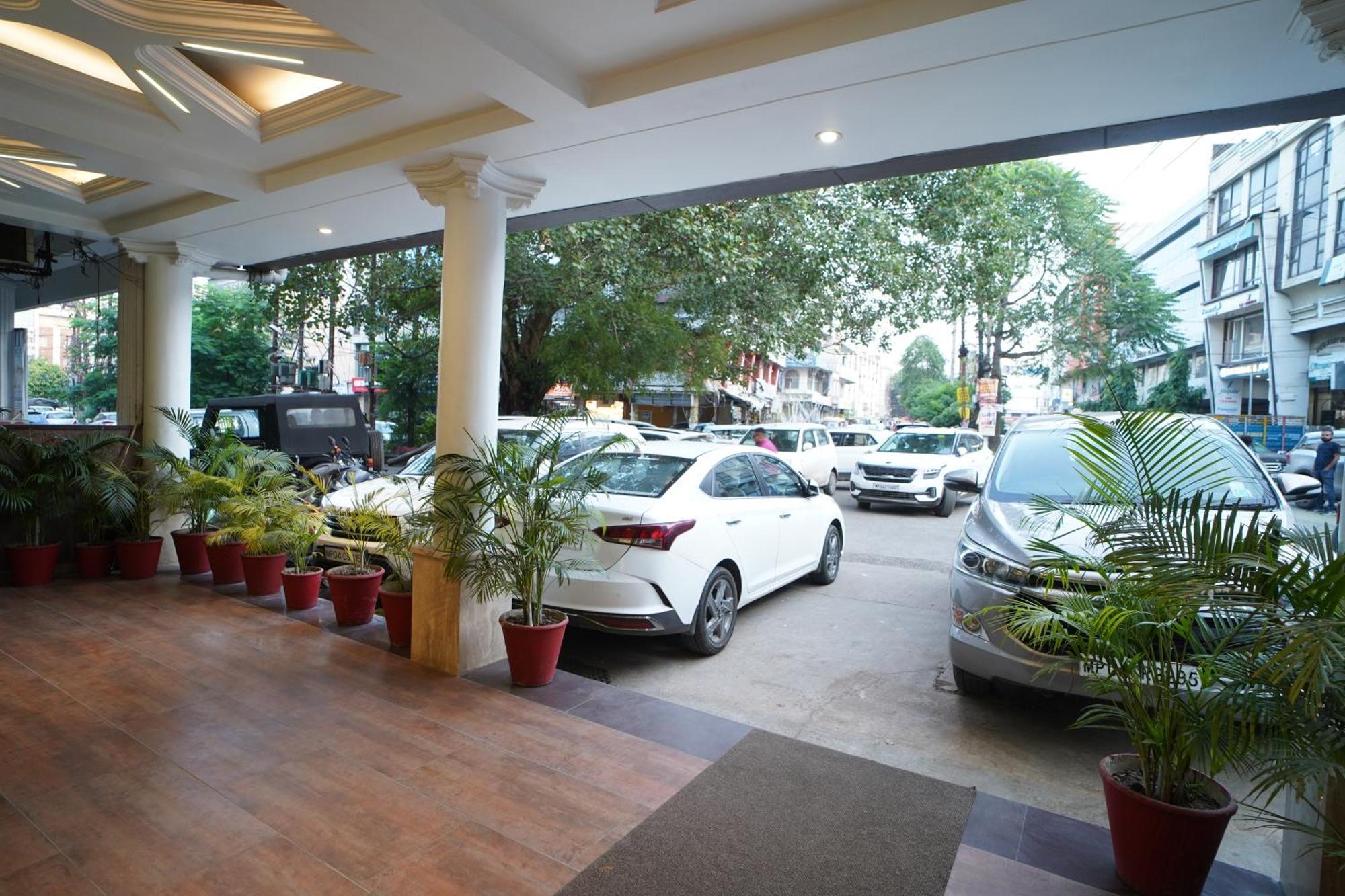 Hotel Gk Palace Бхопал Экстерьер фото